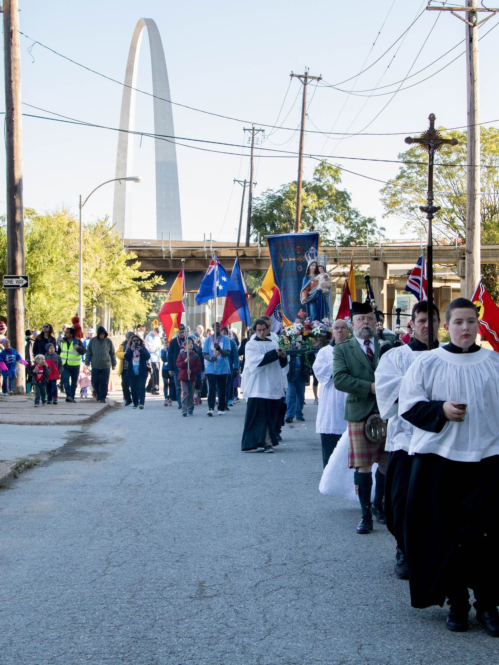 Marian Procession with Gateway Arch